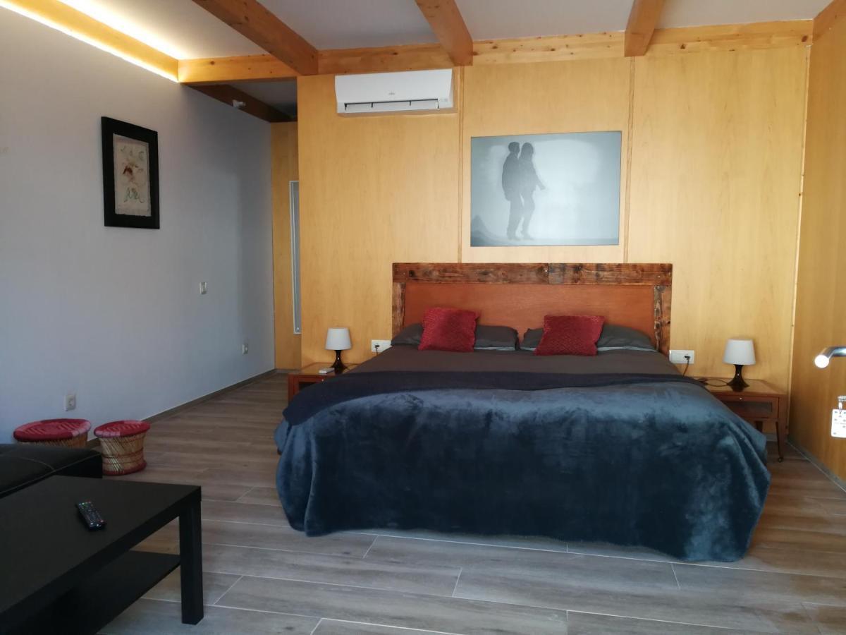 Hotel Rural Cal Ruget Vilobi Del Penedes Exterior foto